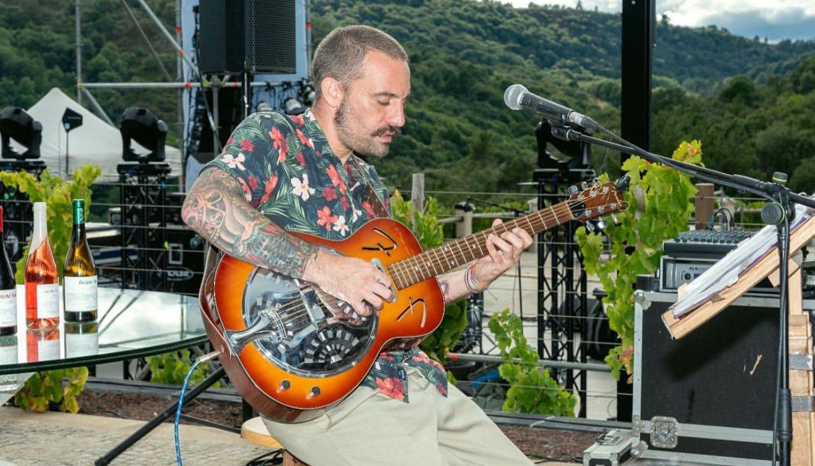 salanegra-2025-12-09T10:43:09.710Z