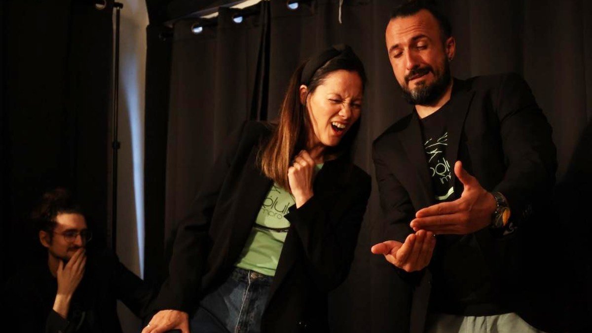 Escena de la obra Libélula TV